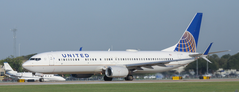 United 737-900